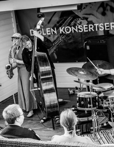 Hagekonsert med Gard Nilssen Acoustic Unity 2023 (foto: Birgit Fostervold)