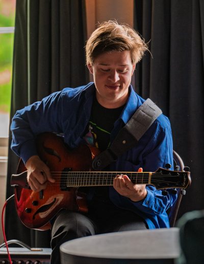Seniorjazz med Julian Haugland og Iver Cadas (foto: Birgit Fostervold)