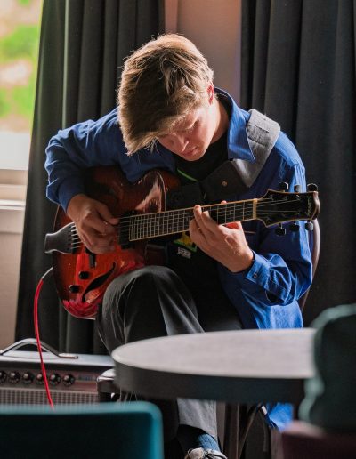 Seniorjazz med Julian Haugland og Iver Cadas (foto: Birgit Fostervold)