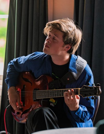 Seniorjazz med Julian Haugland og Iver Cadas (foto: Birgit Fostervold)